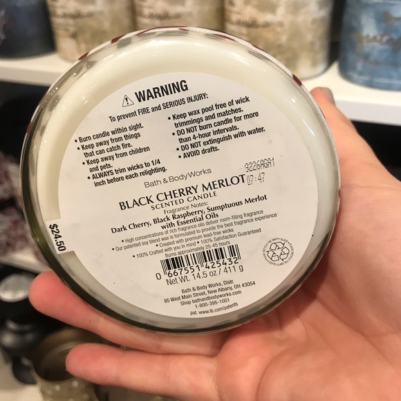 Black cherry merlot candle bath and body works - Picture 2 of 2